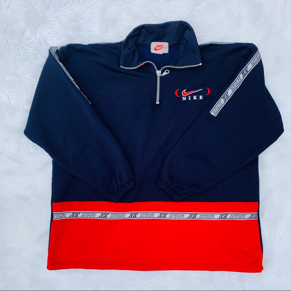 Vintage Nike Pull Over Gray Tag